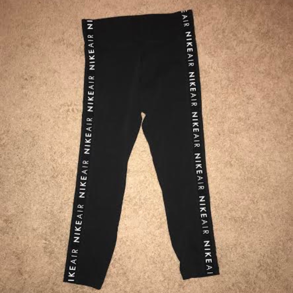 NIKE Leggings